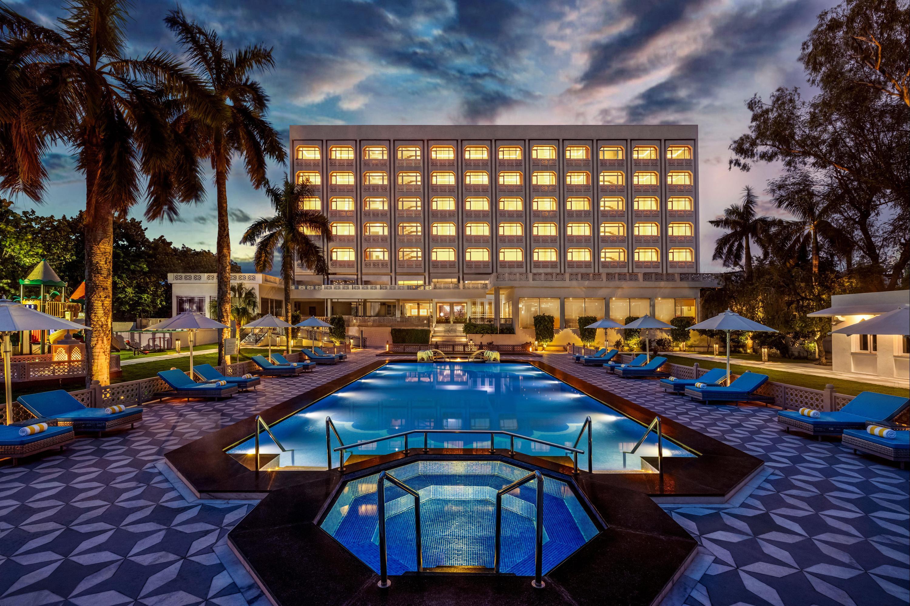 Escorts near Hotel Tajview Ihcl Seleqtions Tajganj Agra