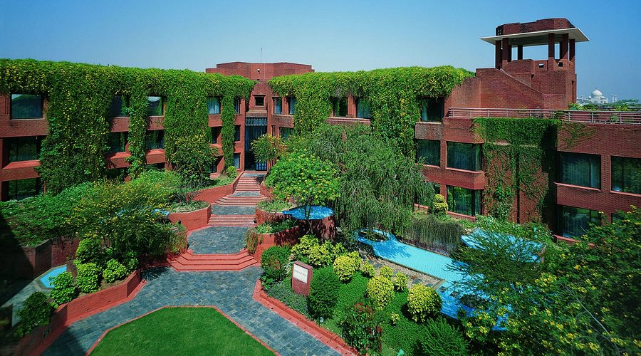 Escorts near Itc Mughal A Luxury Collection Resort And Spa Agra
