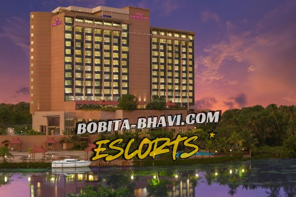 Escorts near Hotel Crowne Plaza Maradu Cochin