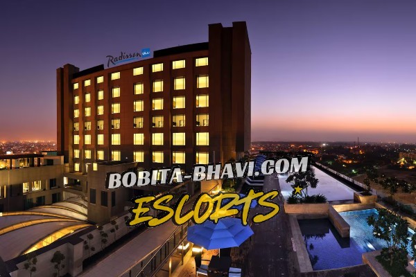 Escorts near Radisson Blu Hotel Paschim Vihar Delhi