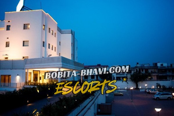Escorts near Hotel Vibe By The Lalit Traveller Sector 35 Faridabad