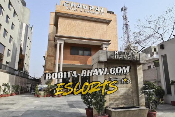 Escorts near Chaupal Hotel And Banquet Sector 14 Gurgaon